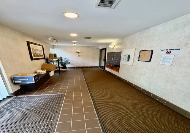 3rd image of 701 Forum Sq, Glenview, IL 60025