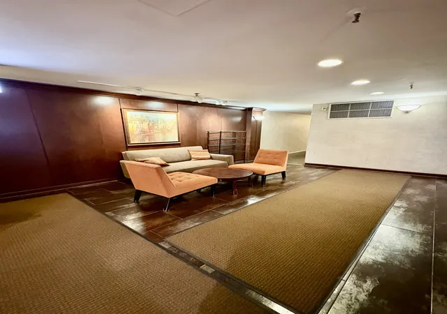 4th image of 701 Forum Sq, Glenview, IL 60025