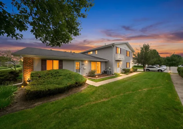 2nd image of 1344 Wakeby Ln #434, Schaumburg, IL 60193 | MLS# 12737943