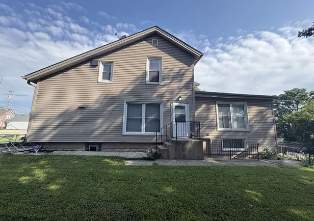 2nd image of 407 N Center St, Joliet, IL 60435 | MLS# 12737947