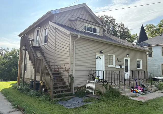 3rd image of 407 N Center St, Joliet, IL 60435 | MLS# 12737947
