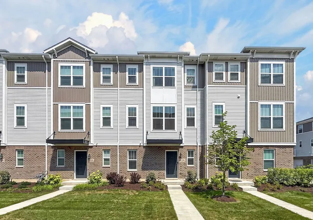 1st image of 1035 Wren Rd, Des Plaines, IL 60018 | MLS# 12737949