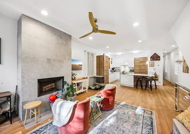 Photo 1 of Condo for sale at 1050 N Marshfield Ave #1, Chicago, IL 60622 | MLS# 12737953 | Listing updated on 2026-10-21