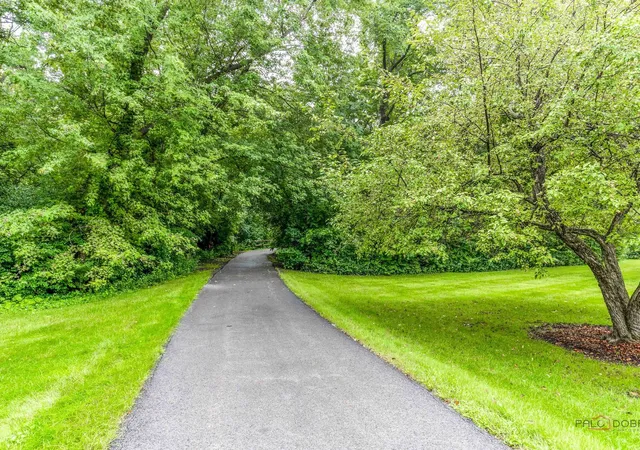 39th image of 230 Parktrail Ct, Schaumburg, IL 60173 | MLS# 12737992