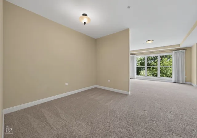 5th image of 218 N Water St, Batavia, IL 60510