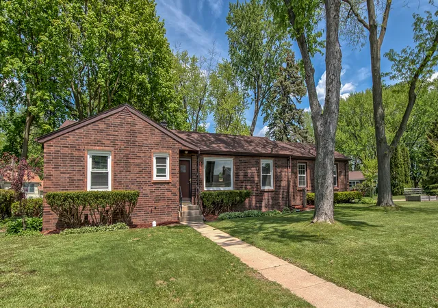 1st image of 547 Reese Ave, East Dundee, IL 60118 | MLS# 12738013