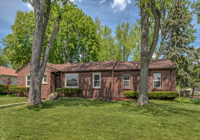2nd image of 547 Reese Ave, East Dundee, IL 60118 | MLS# 12738013
