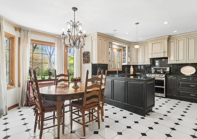 Photo 4 of Single family home for sale at 803 Waltz Ct, Prospect Heights, IL 60070 | MLS# 12738018 | Listing updated on 2026-08-26