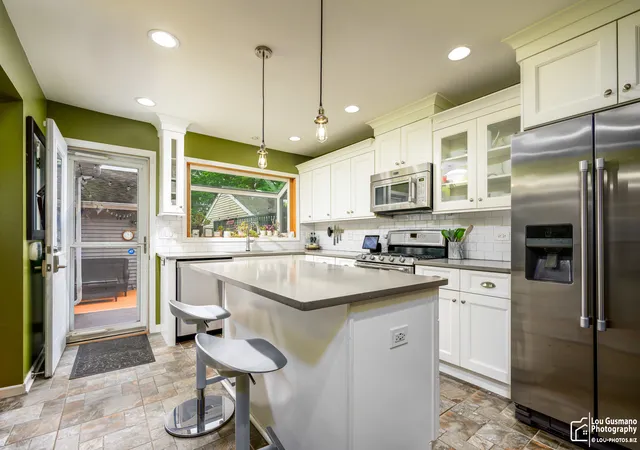 2nd image of 1525 Wedgefield Cir, Naperville, IL 60563 | MLS# 12738020