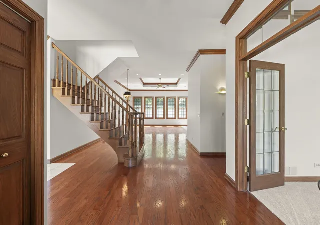 Photo 2 of Single family home for sale at 1524 Lloyd Ct, Wheaton, IL 60189 | MLS# 12738033 | Listing updated on 2026-08-26