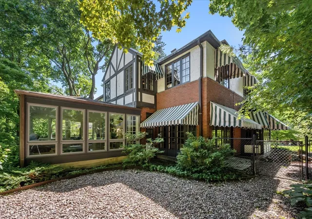 Photo 3 of Sale Pending at 1620 Ravine Ter, Highland Park, IL 60035 | MLS# 12738056 | Listing updated on 2026-09-23