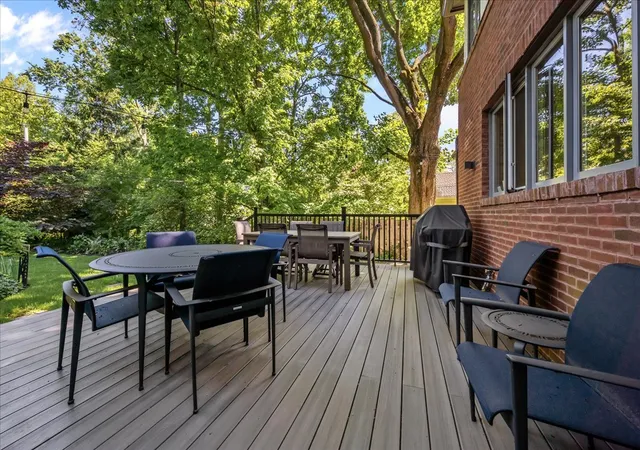 Photo 4 of Sale Pending at 1620 Ravine Ter, Highland Park, IL 60035 | MLS# 12738056 | Listing updated on 2026-09-23