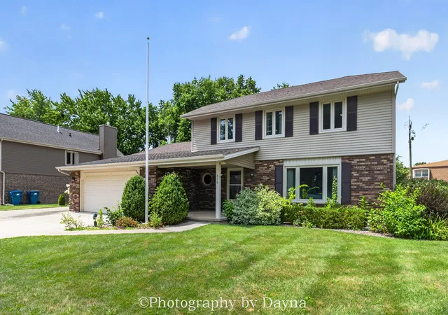 2nd image of 379 Fox Trl Dr, Bourbonnais, IL 60914 | MLS# 12738077