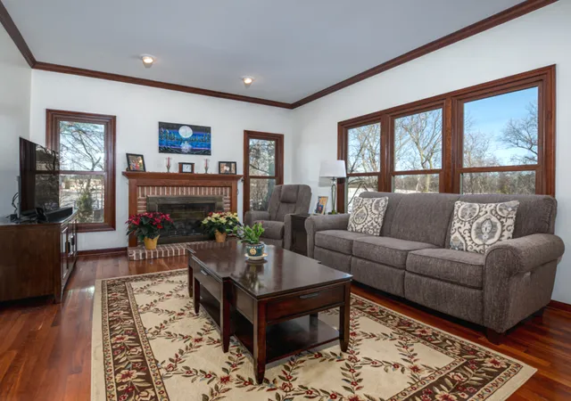 3rd image of 1351 Callen Ln, Des Plaines, IL 60016 | MLS# 12738146