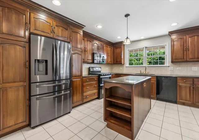 Photo 3 of Single family home for sale at 6533 N Christiana Ave, Lincolnwood, IL 60712 | MLS# 12738160 | Listing updated on 2026-08-26