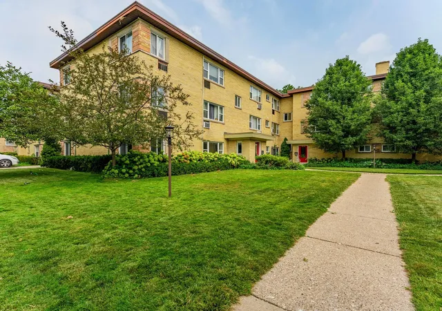 18th image of 2123 Howard St #1H, Evanston, IL 60202 | MLS# 12738168