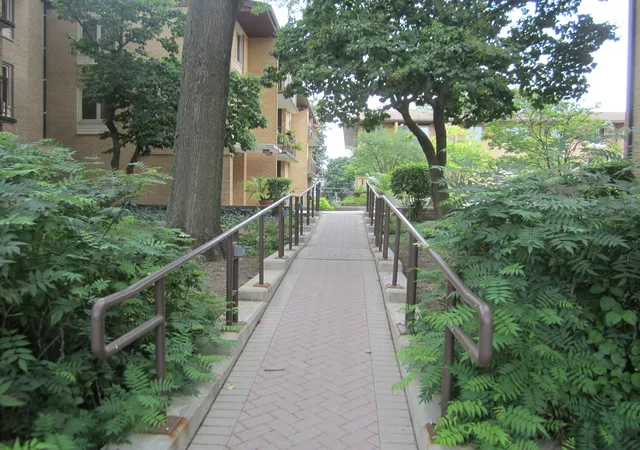 Listing Photo 4 - Condo for sale in building located at 2400 W Talcott Rd, Park Ridge, IL 60068 - Unit #223