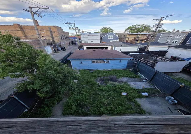 Listing Photo 2 - Condo for sale in building located at 1543 N Avers Ave, Chicago, IL 60651