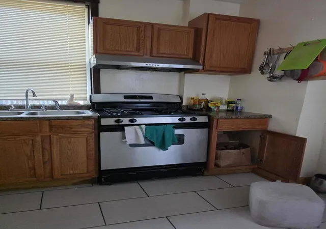 Listing Photo 3 - Condo for sale in building located at 1543 N Avers Ave, Chicago, IL 60651