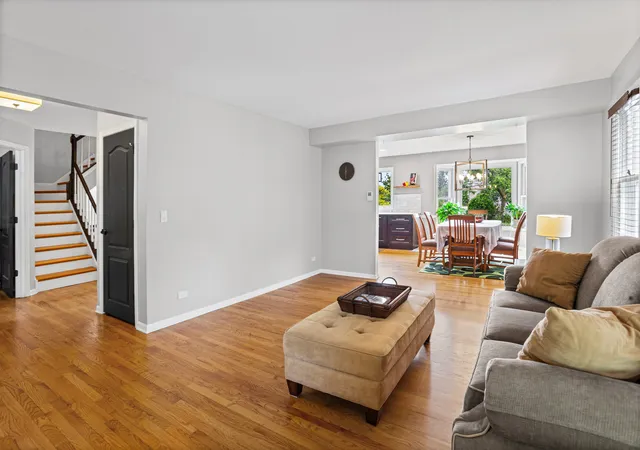 Photo 3 of Single family home for sale at 2917 Whispering Oaks Dr, Buffalo Grove, IL 60089 | MLS# 12738249 | Listing updated on 2026-09-04