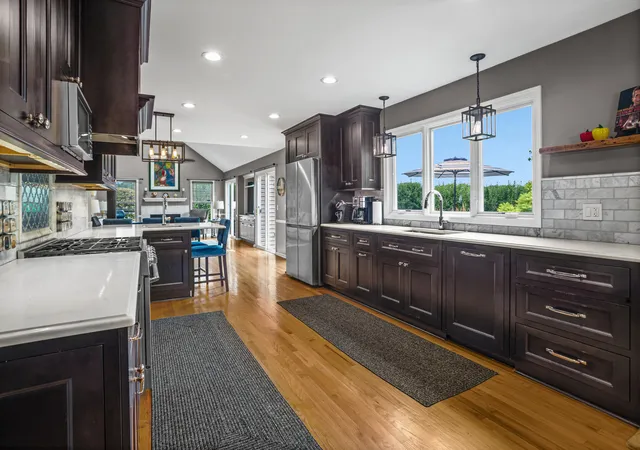 Photo 5 of Single family home for sale at 2917 Whispering Oaks Dr, Buffalo Grove, IL 60089 | MLS# 12738249 | Listing updated on 2026-09-04