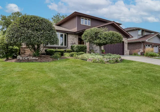 3rd image of 15614 S Badger Ln, Homer Glen, IL 60491 | MLS# 12738279