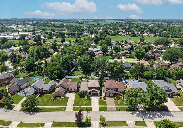 4th image of 15614 S Badger Ln, Homer Glen, IL 60491 | MLS# 12738279