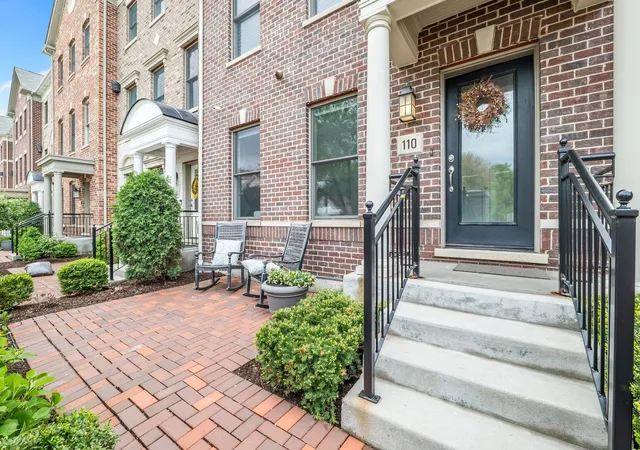 Photo 2 of Townhouse for sale at 110 S Washington St, Wheaton, IL 60187 | MLS# 12738283 | Listing updated on 2026-09-06