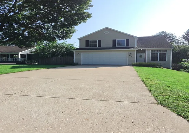 1st image of 159 Wildwood Rd, Algonquin, IL 60102 | MLS# 12738307