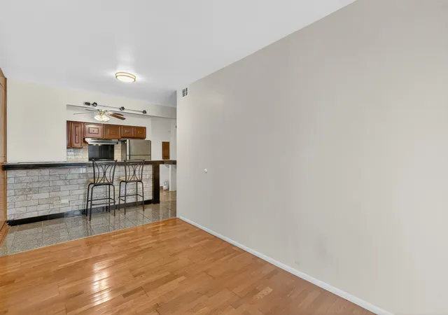 3rd image of 5901 N Sheridan Rd #7G, Chicago, IL 60660 | MLS# 12738315
