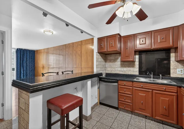 5th image of 5901 N Sheridan Rd #7G, Chicago, IL 60660 | MLS# 12738315
