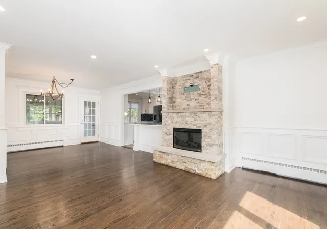 Photo 3 of Sale Pending at 114 N Elm St, Mount Prospect, IL 60056 | MLS# 12738320 | Listing updated on 2026-09-18