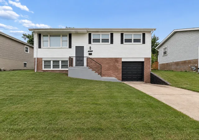 Photo 1 of Single family home for sale at 8836 Oakwood Dr, Hickory Hills, IL 60457 | MLS# 12738333 | Listing updated on 2026-08-26