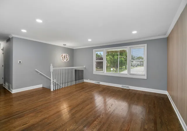Photo 3 of Single family home for sale at 8836 Oakwood Dr, Hickory Hills, IL 60457 | MLS# 12738333 | Listing updated on 2026-08-26