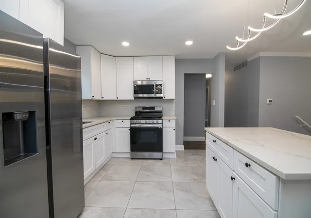 Photo 4 of Single family home for sale at 8836 Oakwood Dr, Hickory Hills, IL 60457 | MLS# 12738333 | Listing updated on 2026-08-26