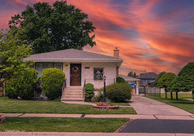 Photo 1 of Single family home for sale at 9020 Nashville Ave, Oak Lawn, IL 60453 | MLS# 12738351 | Listing updated on 2026-09-02