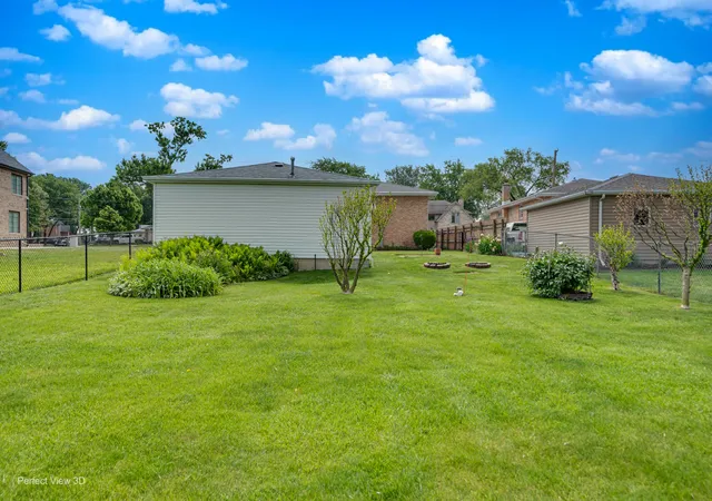 Photo 3 of Single family home for sale at 9020 Nashville Ave, Oak Lawn, IL 60453 | MLS# 12738351 | Listing updated on 2026-09-02