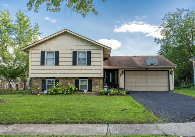 Photo 1 of Single family home for sale at 33 Jacobsen Ave, Glendale Heights, IL 60139 | MLS# 12738359 | Listing updated on 2026-09-04