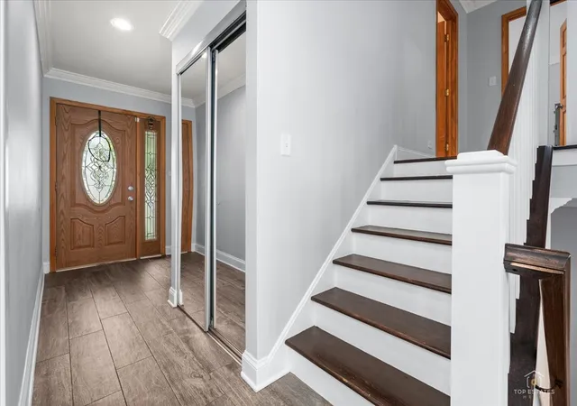 5th image of 321 Hickory Ln, Schaumburg, IL 60193 | MLS# 12738373