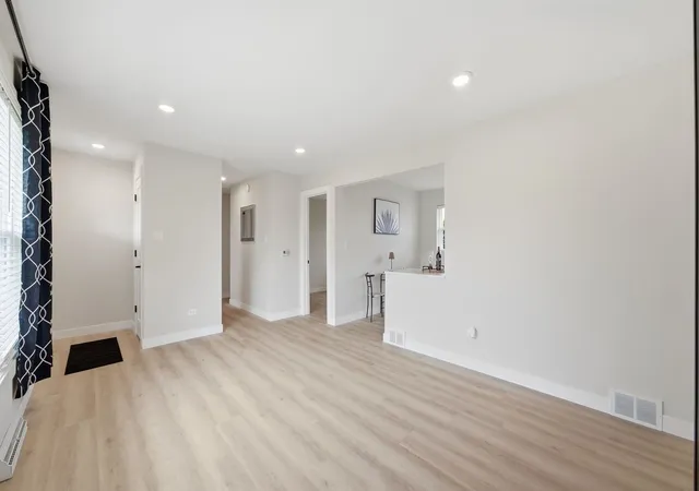 5th image of 6225 Hawthorne St, Rosemont, IL 60018 | MLS# 12738387