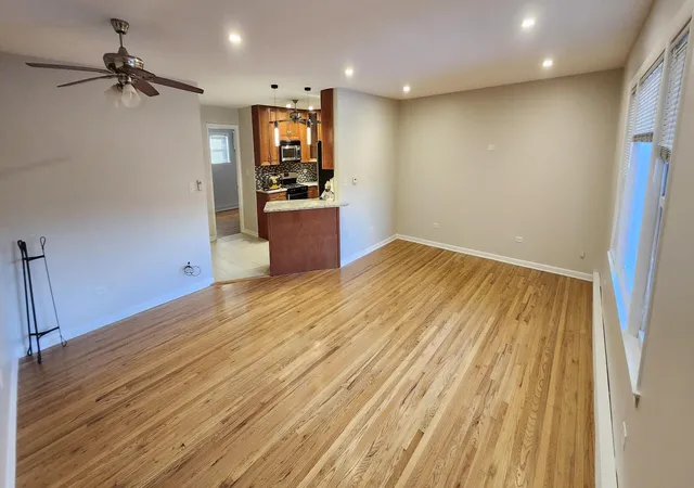 3rd image of 1113 Holiday Ln #6, Des Plaines, IL 60016 | MLS# 12738406