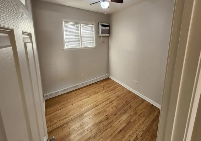4th image of 1113 Holiday Ln #6, Des Plaines, IL 60016 | MLS# 12738406
