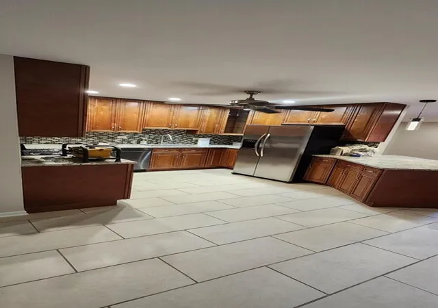 2nd image of 1113 Holiday Ln, Des Plaines, IL 60016
