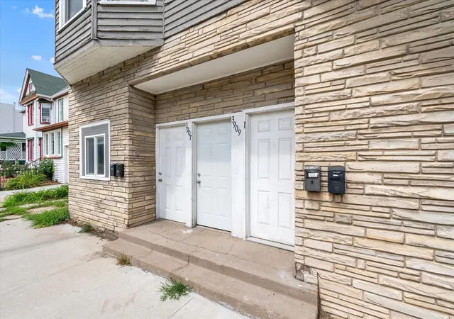 4th image of 3907 7Th Ave, Rock Island, IL 61201 | MLS# 12738408