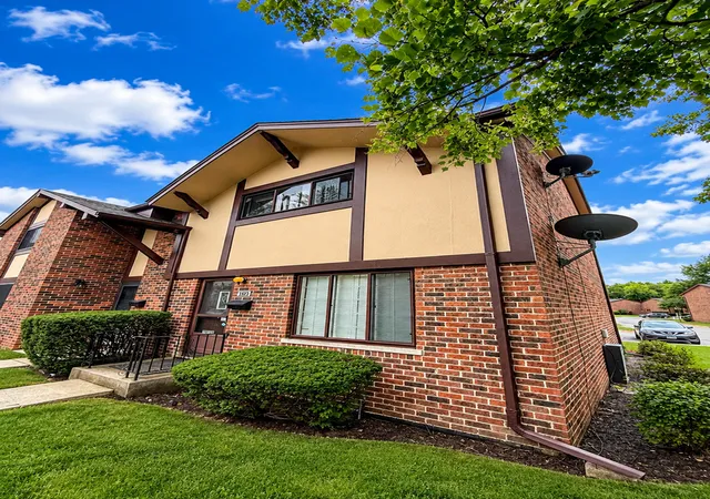 Photo 1 of Townhouse for sale at 18w123 Kirkland Ln, Villa Park, IL 60181 | MLS# 12738421 | Listing updated on 2026-09-22
