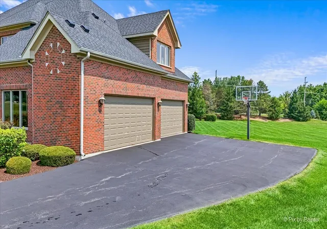 2nd image of 9n773 Old Mill Ct, Elgin, IL 60124 | MLS# 12738425