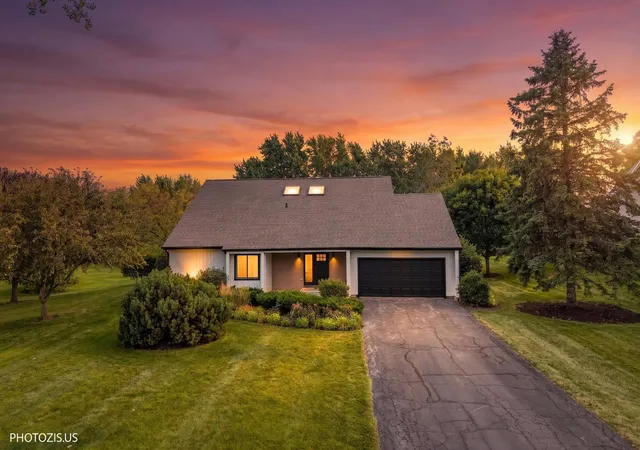 2nd image of 13 Chipping Campden Dr, South Barrington, IL 60010 | MLS# 12738452