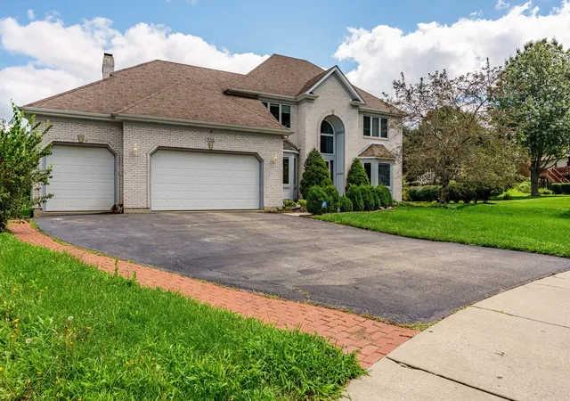 53rd image of 926 Edgewood Dr, Sugar Grove, IL 60554 | MLS# 12738453