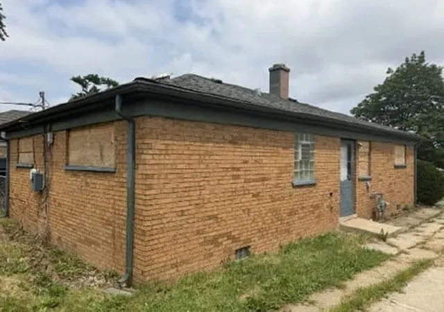 Photo 4 of Single family home for sale at 14820 S Indiana Ave, Dolton, IL 60419 | MLS# 12738466 | Listing updated on 2026-08-20