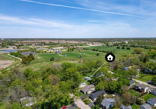 2nd image of 105 Edgewood Ave, Crystal Lake, IL 60014 | MLS# 12738489